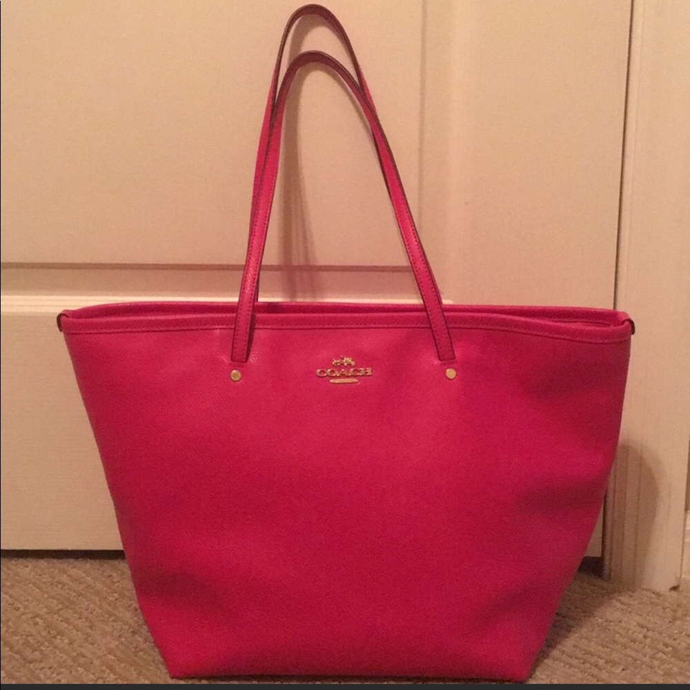 Authentic Coach Fuchsia Tote!